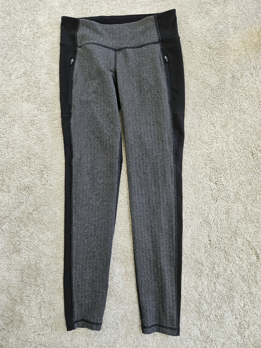 Old Navy Black and Gray High-Waist Active Leggings